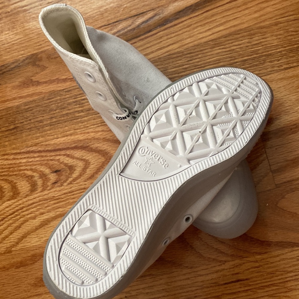 Fun Converse - Picture 3 of 6